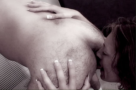 Cul tendu et langue dardée Cul tendu et langue dardée