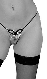 femme portant un String bijou Venise de Sylvie Monthul&eacute;