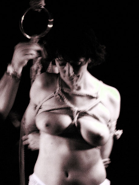 bondage japonais - Dr Phil domine la soumise et son art 