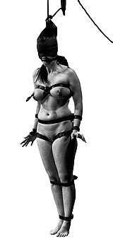 bondage avec lani&egrave;res de cuir 