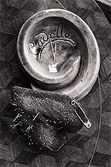 Atelier Cadolle - cendrier et pelotte d'&eacute;pingles - JL Sieff