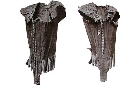 Corset - corps balein&eacute; mod&egrave;le fran&ccedil;ais avec &eacute;paulettes 1750