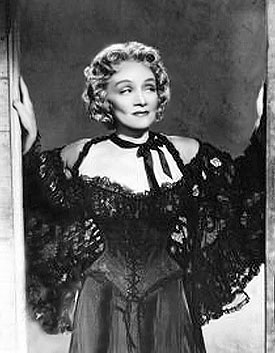 Marl&egrave;ne Dietrich en corset