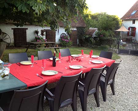 La Fistini&egrave;re - d&icirc;ner sur la terrasse