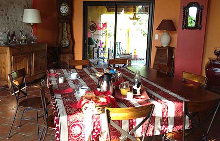 La Fistini&egrave;re - petit-d&eacute;jeuner dans La Grange