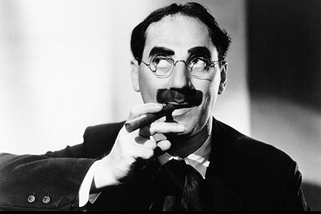 Groucho Marx et son cigare en 1938 Groucho Marx en 1938
