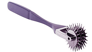 Wartenberg wheel &agrave; trois rang&eacute;es de piques 