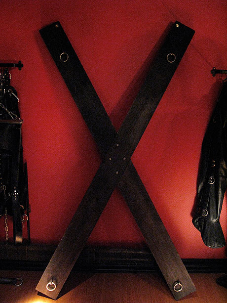 La croix de Saint-Andr&eacute; du Donjon Rouge de Miss Lilith